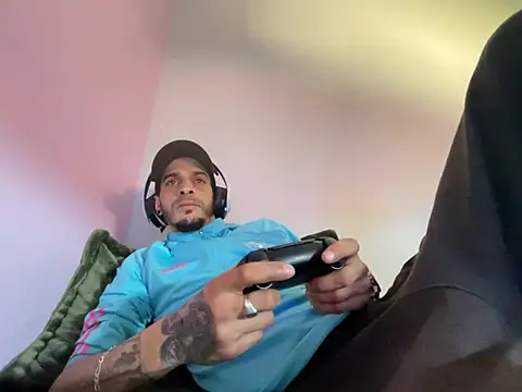 Pokazy przed kamerką – Rebeu313