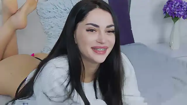 Agnessa Adlı Modelin Canlı XXX Sohbeti