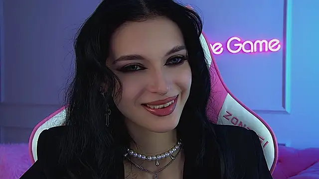 BeverlyMost live XXX chat