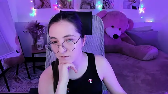 VirtuallVoyant's Live XXX Chat