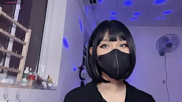 Tieu-May Chat XXX in diretta