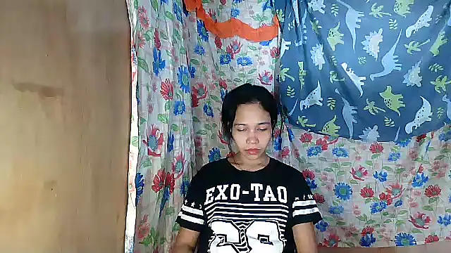 PinaySkinnyGirl Adlı Modelin Canlı XXX Sohbeti