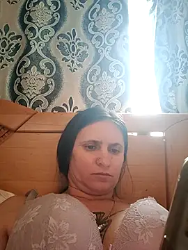 stropinela23 即時 XXX 聊天