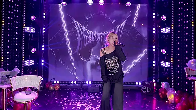 cdyyds003 Adlı Modelin Canlı XXX Sohbeti