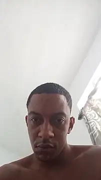 Pretinhoo25 Show in webcam