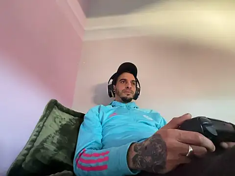 Онлайн чат XXX Rebeu313