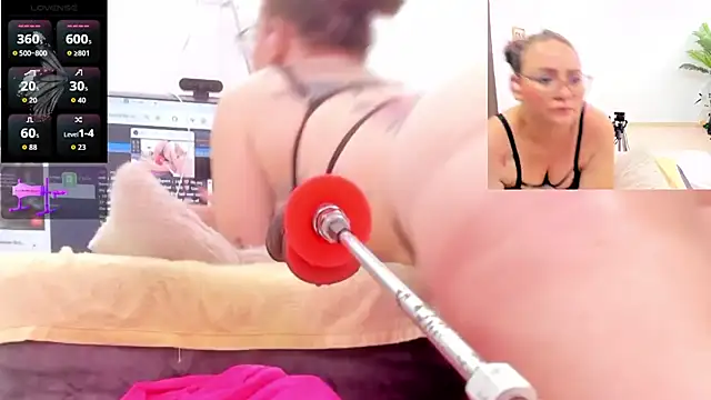 Paulina_Davis_ élő XXX-chatje