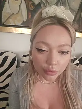 misstitmouseofficial Show in webcam