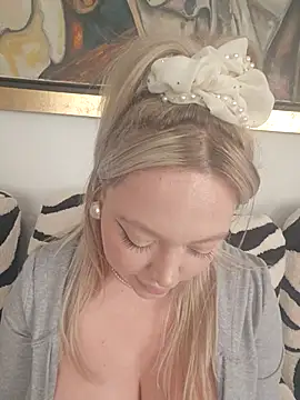 misstitmouseofficial 现场XXX聊天