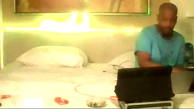 SparklesB1tch élő XXX-chatje