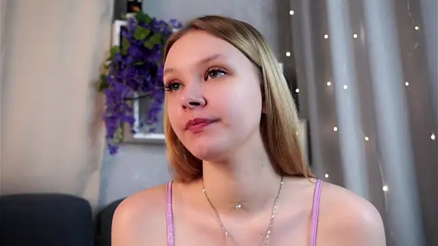 ElissaGlod élő XXX-chatje