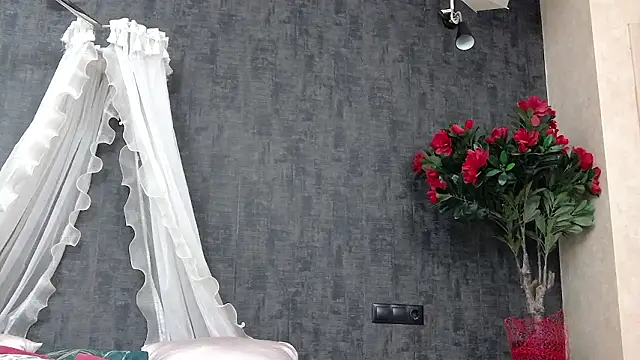 دردشة SaraElise الجنسية المباشرة