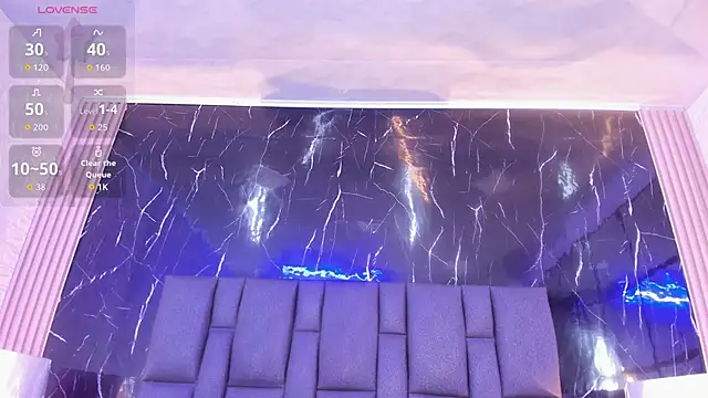 BustyGlow Chat XXX in diretta