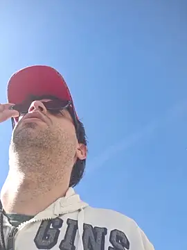 Pokazy przed kamerką – RikCum4u