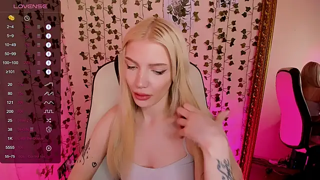 AnyaTaylor_ Chat XXX in diretta