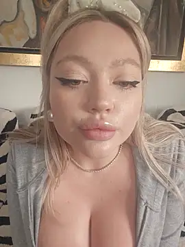 misstitmouseofficial's Live XXX Chat