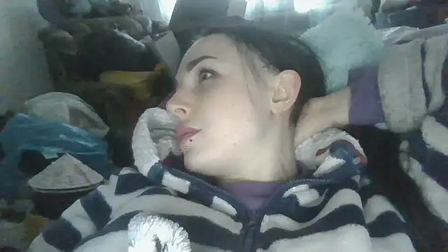 Trinsy_Love Adlı Modelin Canlı XXX Sohbeti