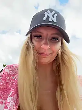 Betsy 现场XXX聊天