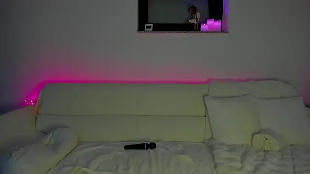 bellahot77 Live XXX-Chat