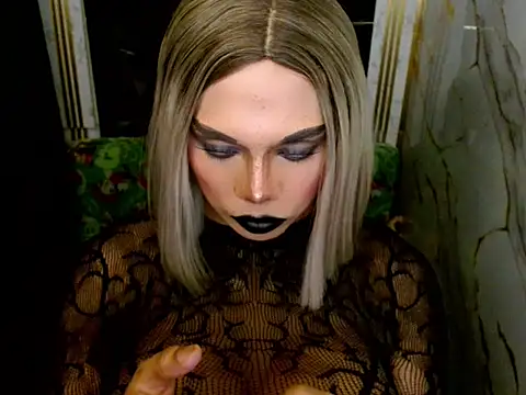 XXX chat uživo modela SelfSvcker