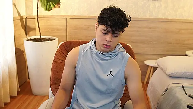 Czat XXX na żywo – Ethan_occonor