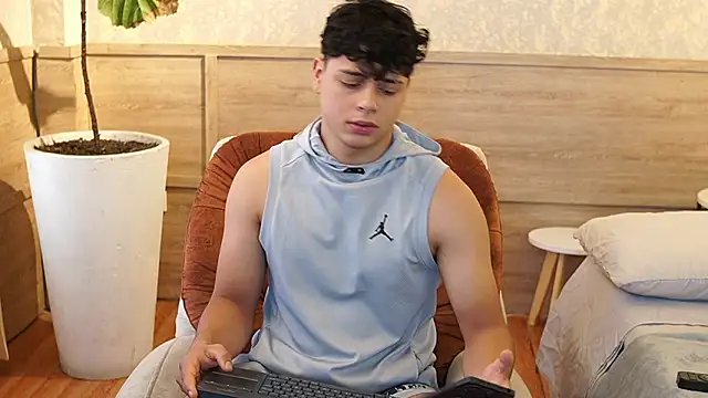 Ethan_occonor live XXX chat