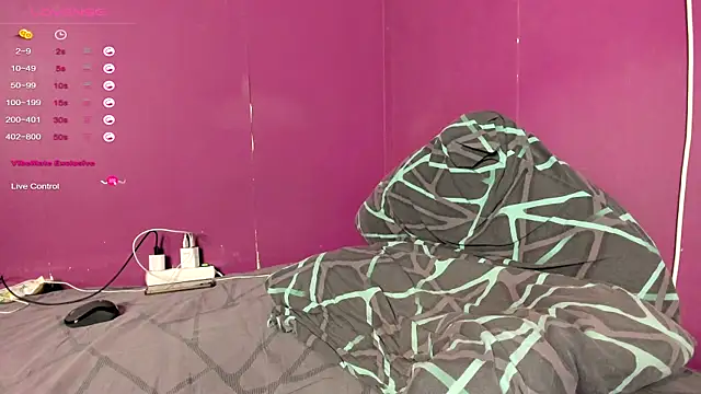 freddy_prett live XXX chat