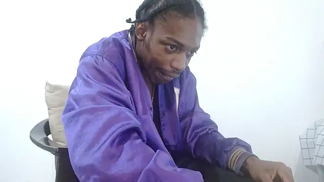 Larry-n-clouds Show in webcam