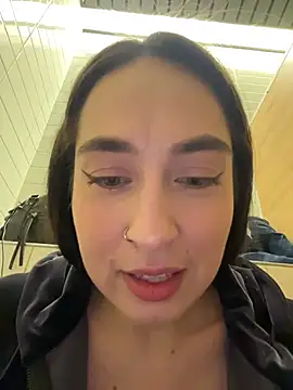 Holly_PlayのライブXXXチャット