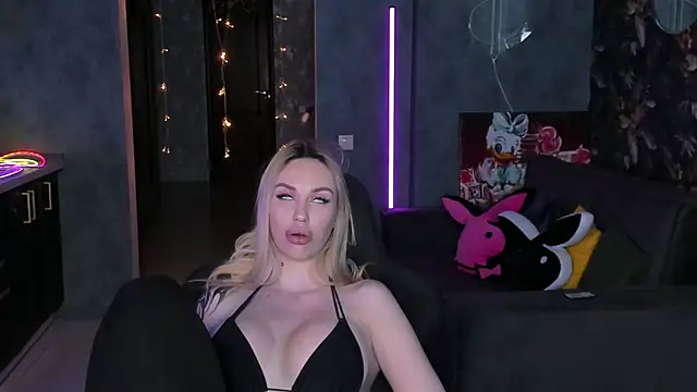 BlckmirrorrのライブXXXチャット