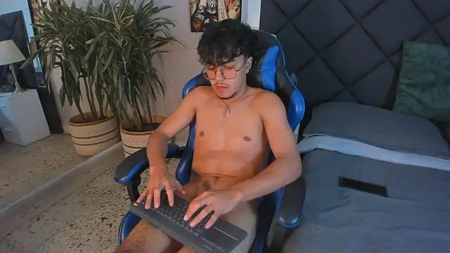 kai_storn's Webcam Show