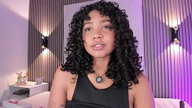 Chat +18 de Zafiiraa ao vivo