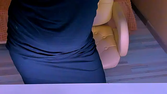 AnaMills Chat XXX live