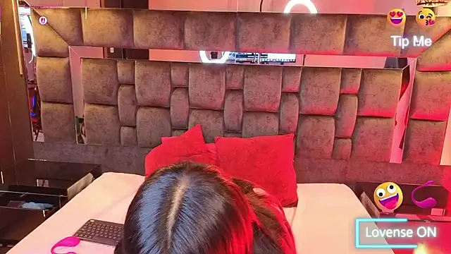 Aniajoness_ 现场XXX聊天