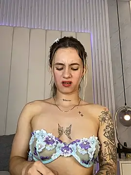 JuliaColemann live XXX chat