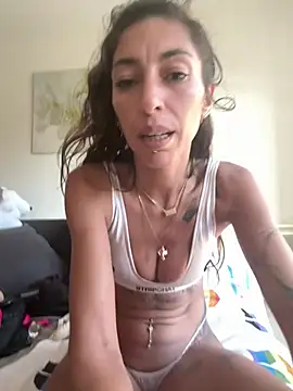 Chatroom XXX en direct de Amani_thewolf