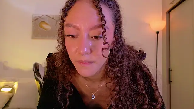 ChloeMoreti 即時 XXX 聊天