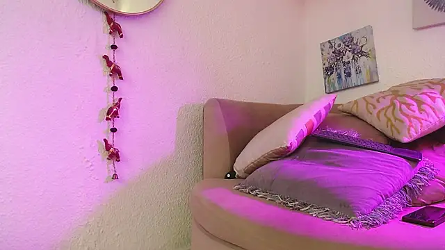 Chat +18 de CarolineAikos ao vivo