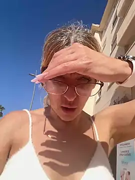 แชท XXX สดของ blondyruby