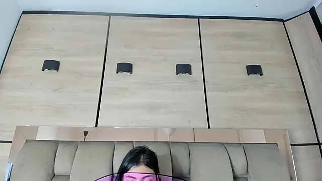 karol_lewiss' Live XXX Chat