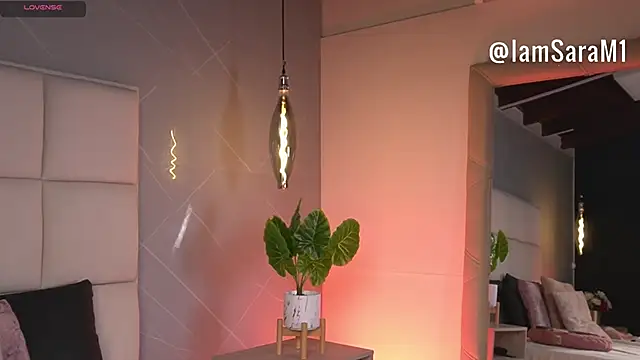 SaraMonroe1's Live XXX Chat