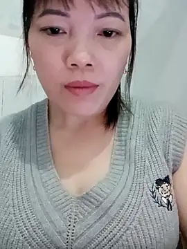 Sana-vn élő XXX-chatje