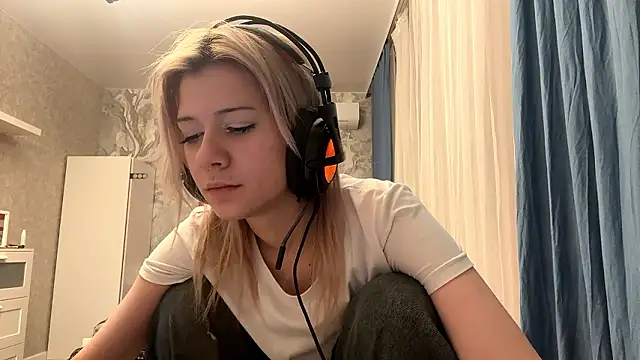 LadyFoxLove Chat XXX in diretta