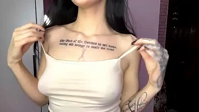 XXX chat uživo modela ExiePecue