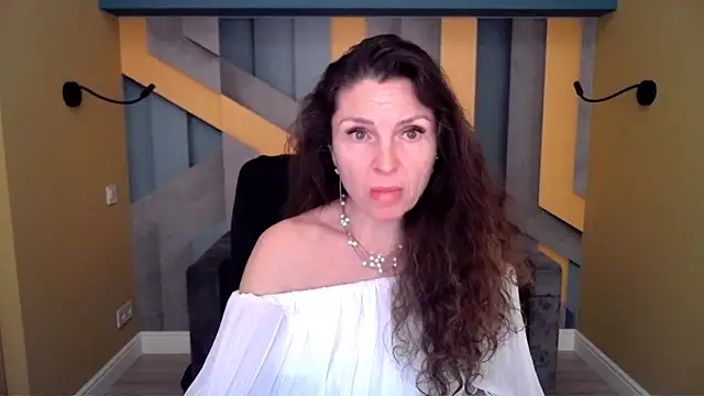 EllaLong élő XXX-chatje