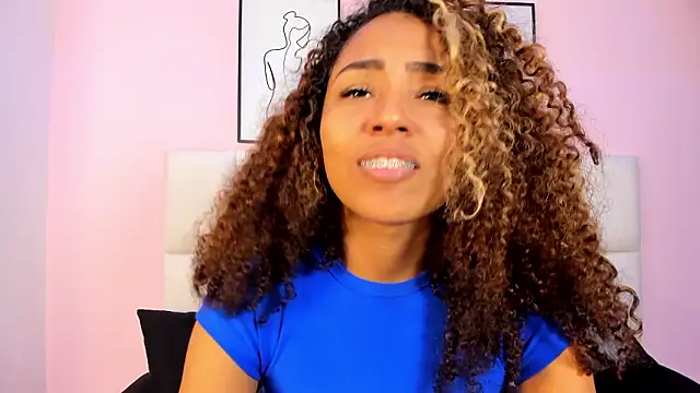 دردشة LunaBelluci الجنسية المباشرة