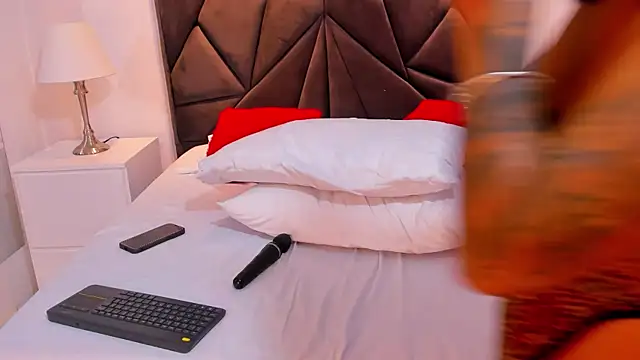 Chatroom XXX en direct de Laura_fernandezII