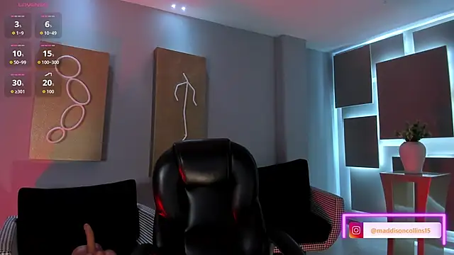 Živý XXX chat MaddisonCollins
