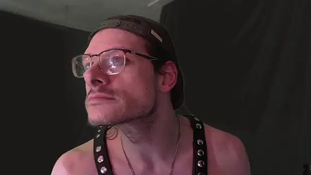 MasterDaddyCool: онлайн-секс-чат