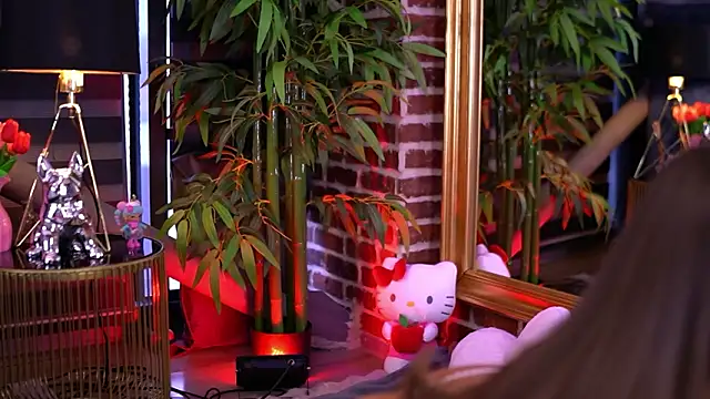 MillaSerene Chat XXX live